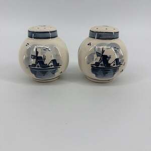 Delft Round Shaped Ceramic Salt And Pepper Shakers Blue Floral Windmill Holland